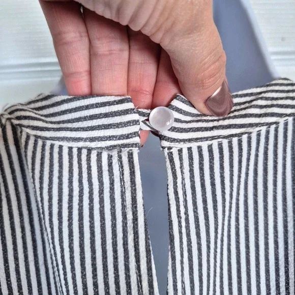 Monteau white gray pinstripe halter top wide leg‎ jumpsuit womens small - Picture 10 of 12